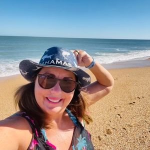 Meet your Posher, Laurie